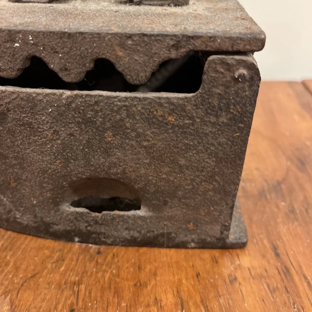 Antique 1900s Charcoal Coal Cast Iron Latch Wood‎ Handle Vintage Decor Shabby